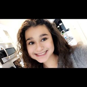 Meet your Posher, Caralyn